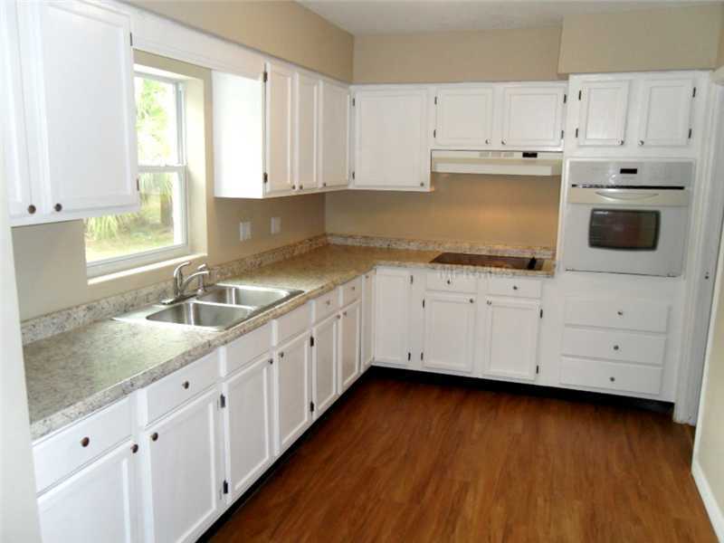 Property Photo: 2105 W Livingston Street FL 32805