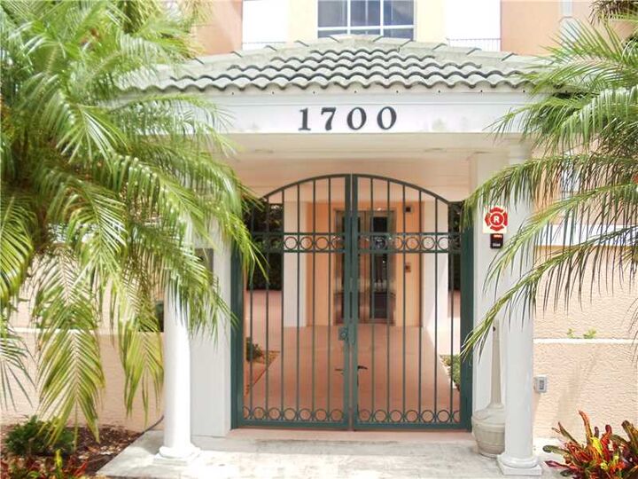 Property Photo:  1721 Gondola Park Drive 1721  FL 34292 