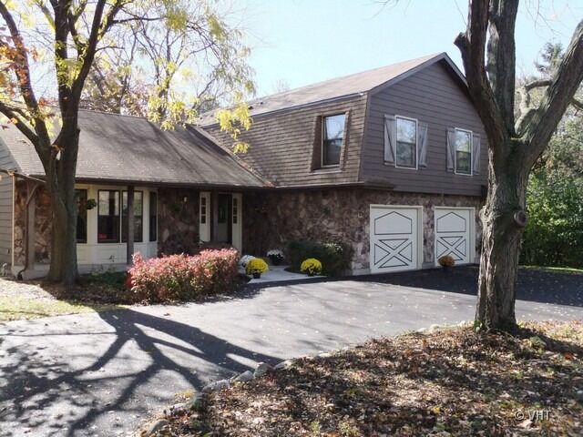 Property Photo:  308 Signe Court  IL 60044 
