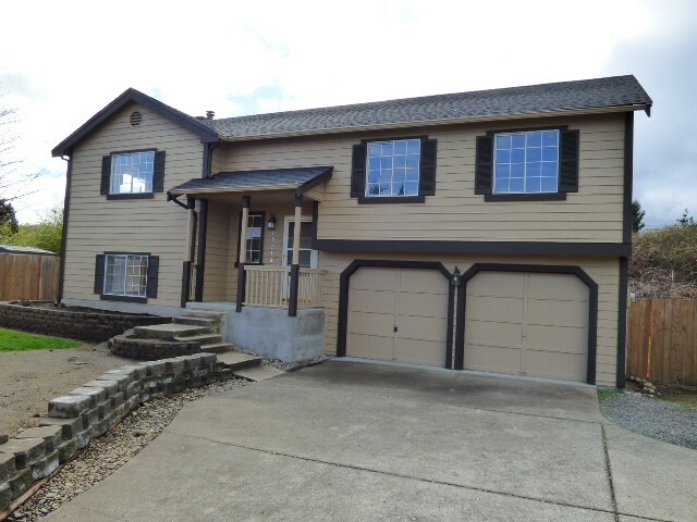 Property Photo: 15716 42nd Av Ct E WA 98446
