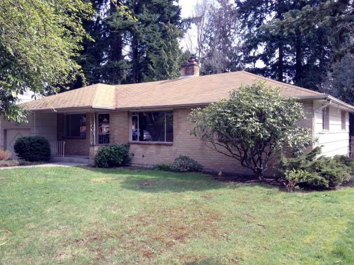 Property Photo:  18810 Densmore Ave N  WA 98133 