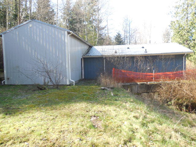 Property Photo: 942 Valerie Dr WA 98282