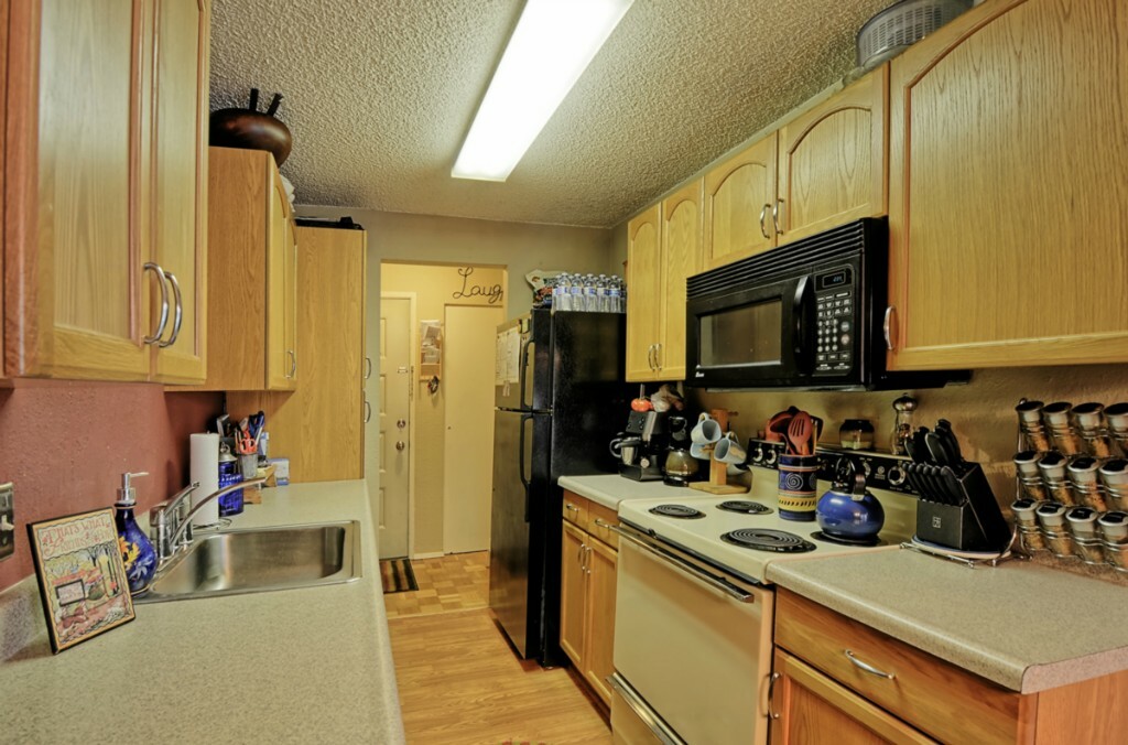 Property Photo:  12504 NE 117th Place A6  WA 98034 