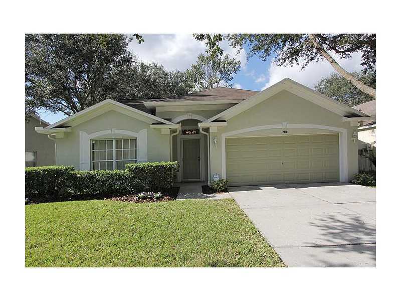 Property Photo:  7518 Savannah Lane  FL 33637 