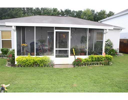 Property Photo:  10418 Maronda Drive  FL 33578 