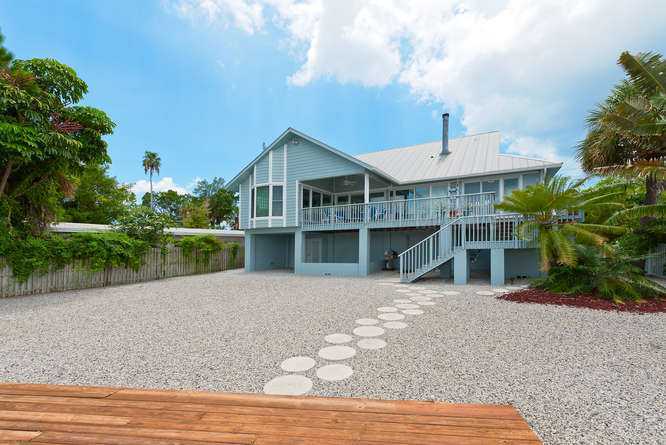 Property Photo: 7951 Boca Ciega Dr FL 33706