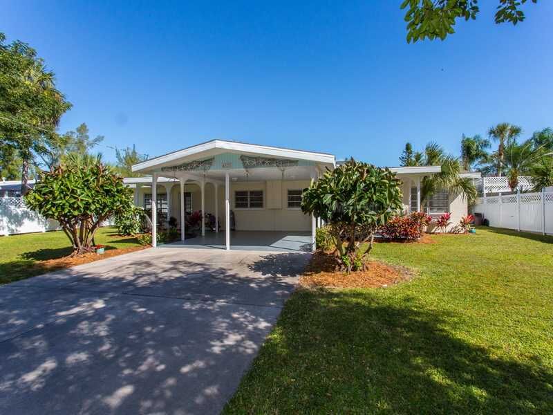 Property Photo: 6525 Sabal Drive FL 34242