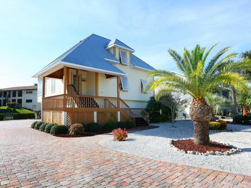 Property Photo: 3 Palm Harbor Drive FL 34217