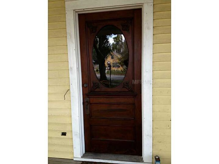 Property Photo: 104 E Lemon Avenue FL 32726