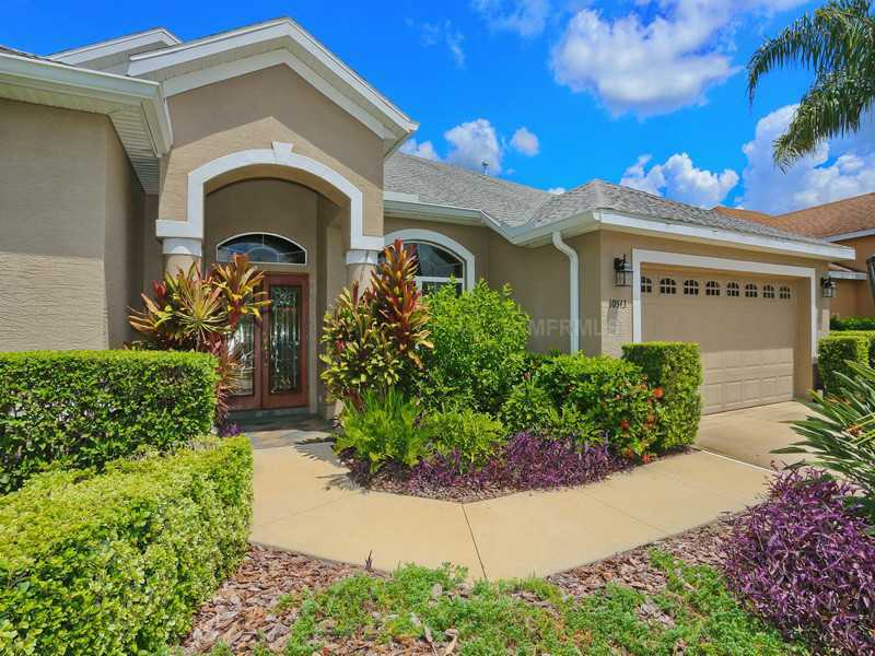 Property Photo:  10543 Old Grove Circle  FL 34212 