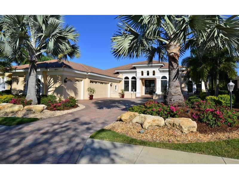 Property Photo:  7051 Twin Hills Terrace  FL 34202 