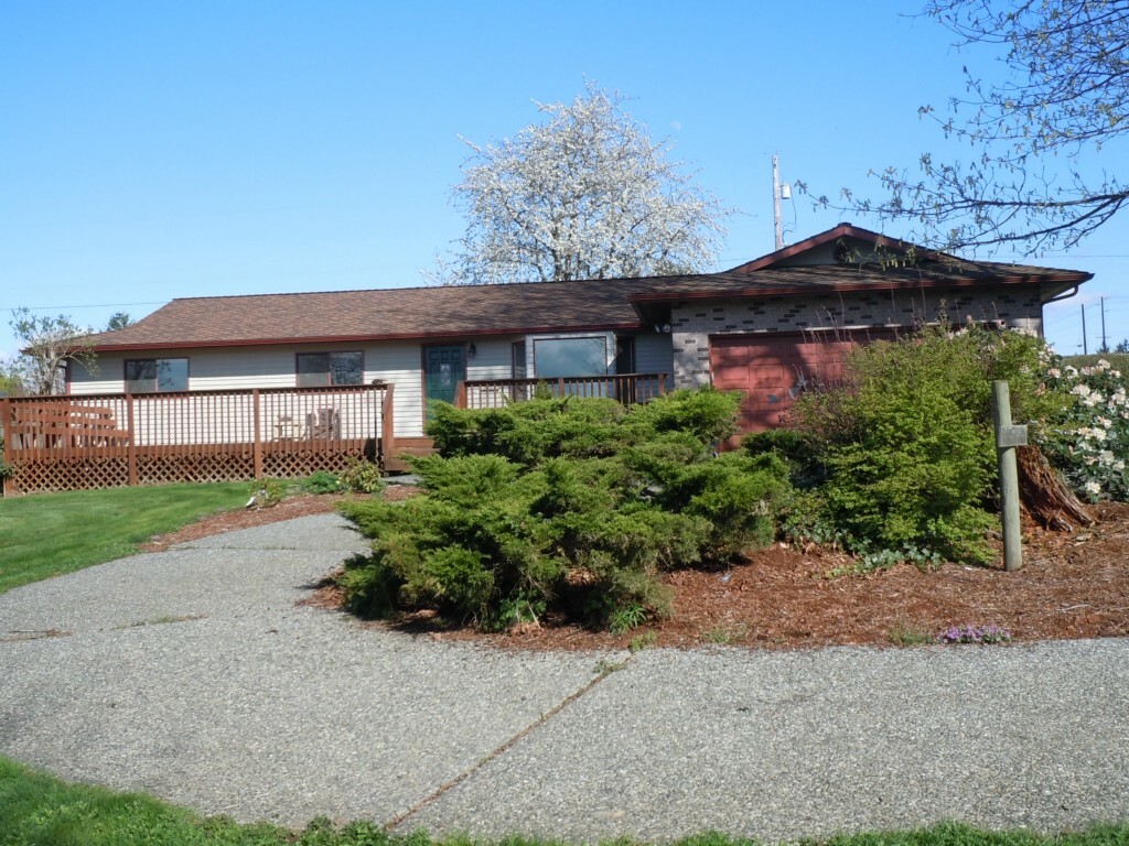 Property Photo:  5929 60th St SE  WA 98290 