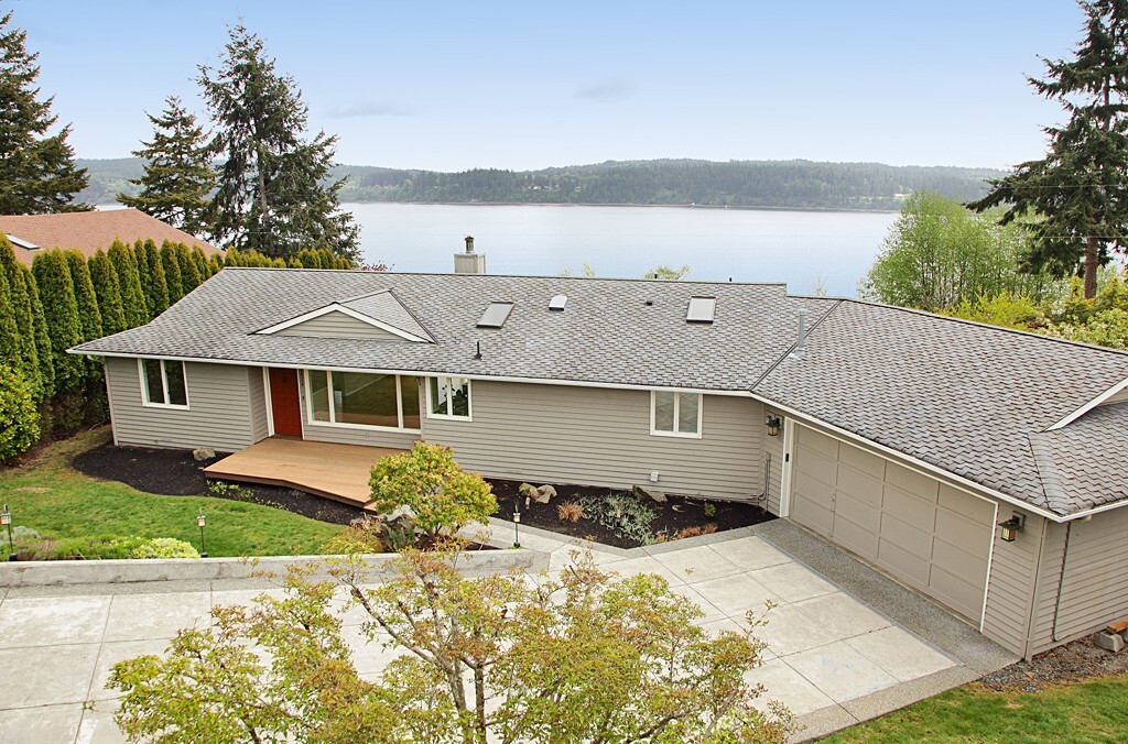 Property Photo:  1416 Coachman Ct  WA 98249 
