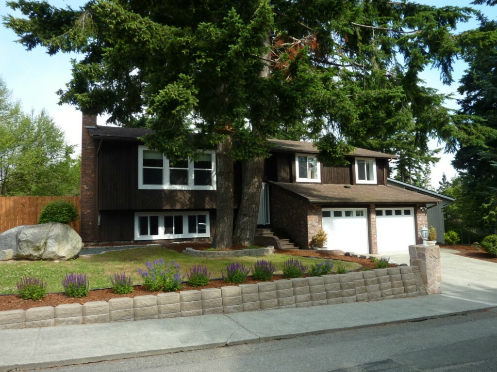 Property Photo:  929 SW Inglewood Lane  WA 98277 