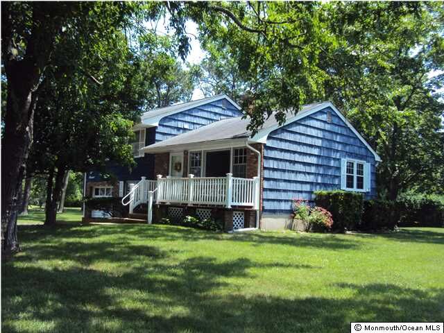 Property Photo: 600 Oak Ter NJ 08742