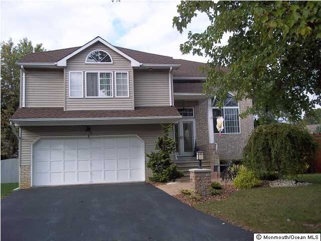 Property Photo:  52 Gates Court  NJ 08857 