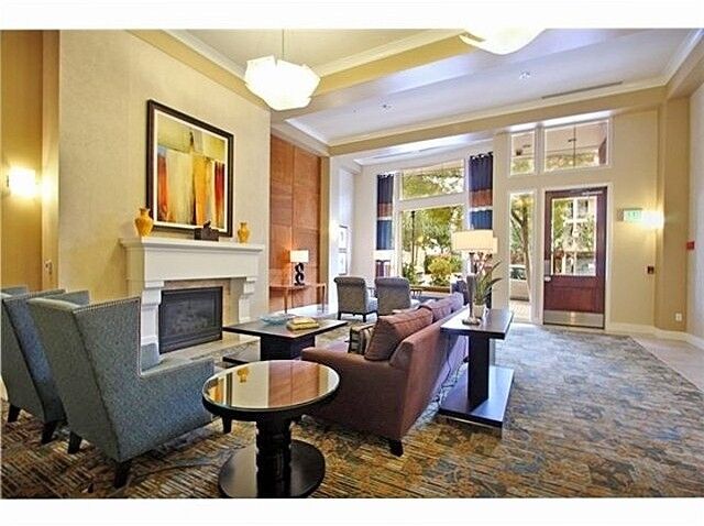 Property Photo:  10042 Main St 501  WA 98004 