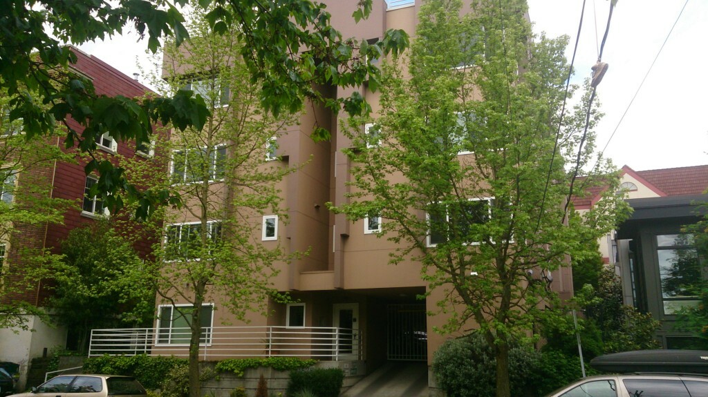 Property Photo:  1828 11th Ave 102  WA 98122 