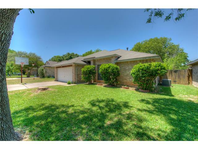 Property Photo: 607 Beverly Lane TX 78641