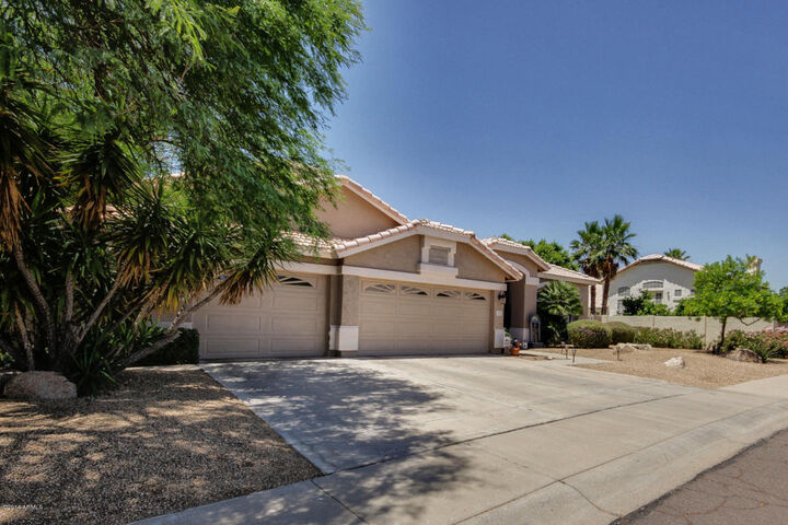 Property Photo:  6091 W Lone Cactus Drive  AZ 85308 