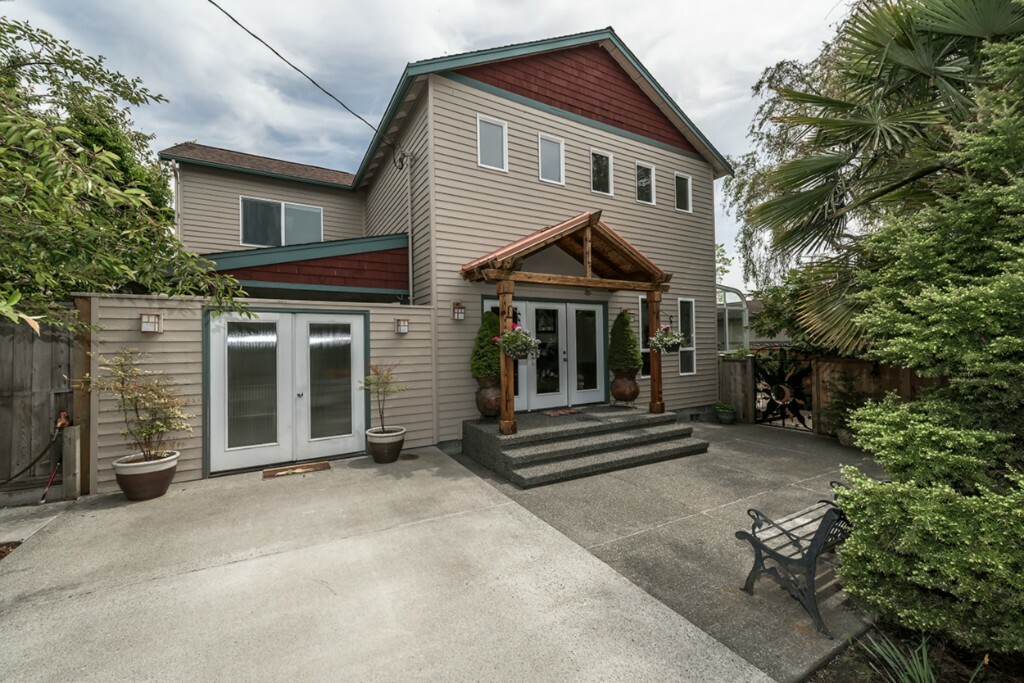 Property Photo:  1215 G Ave  WA 98221 