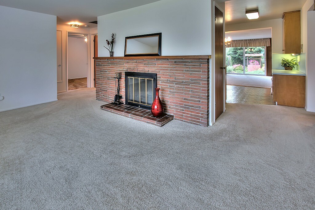 Property Photo:  1727 NE 136th St  WA 98125 