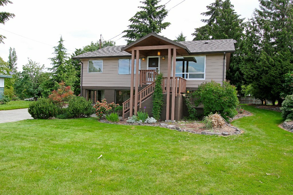 Property Photo:  2116 High Ave NE  WA 98056 