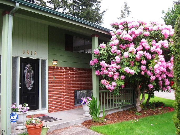 Property Photo: 3618 70th Ave W WA 98466