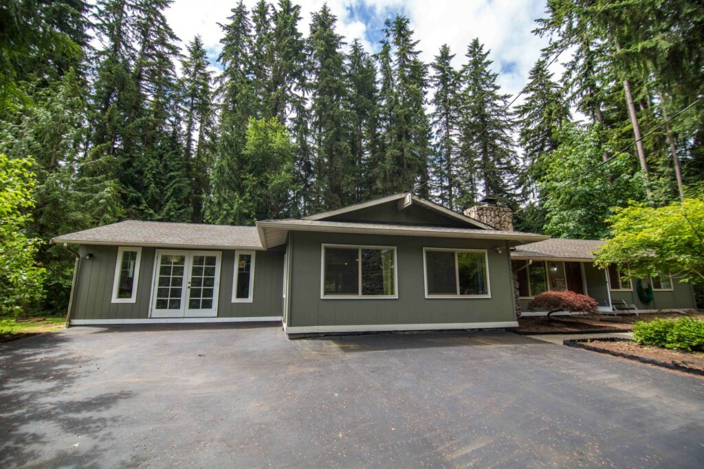 Property Photo:  15515 184th Place NE  WA 98072 