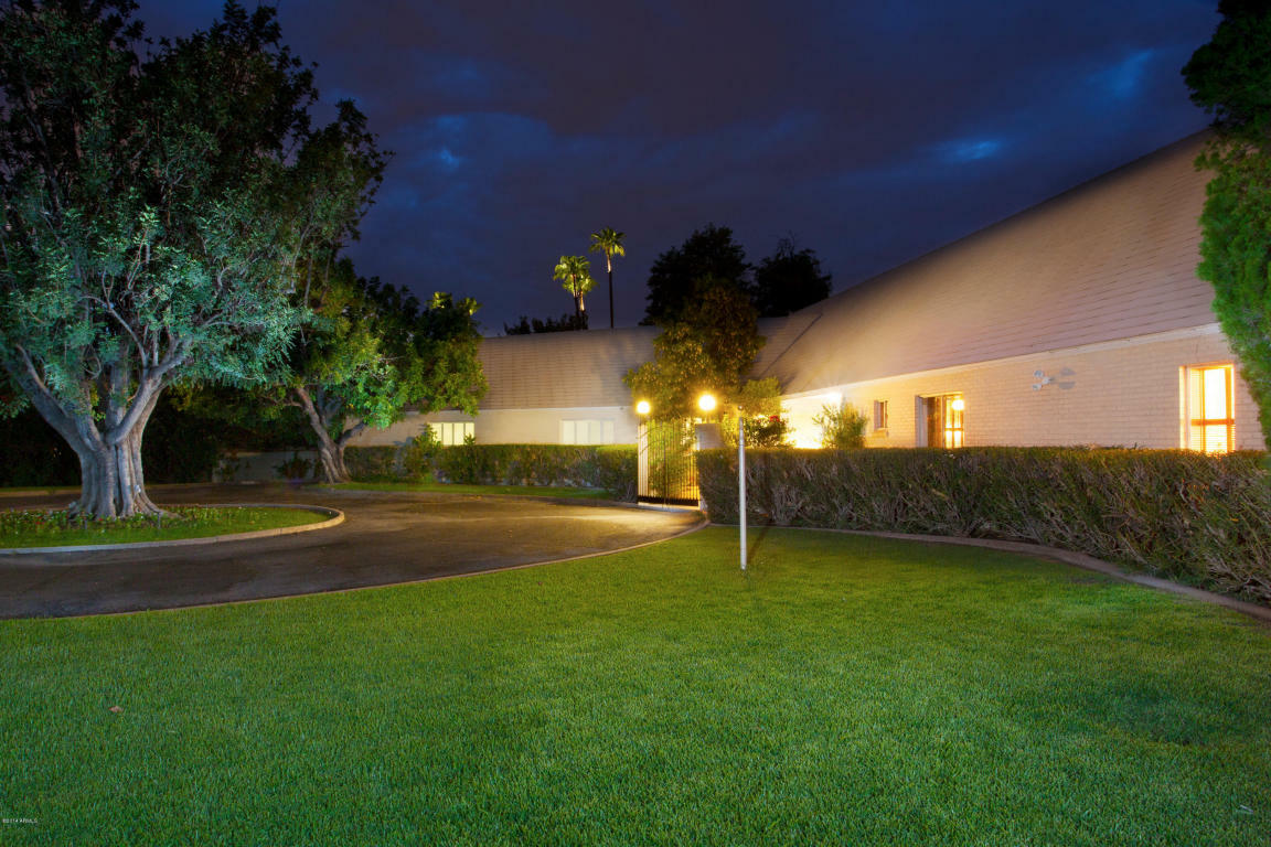 Property Photo:  21 Biltmore Estates Drive  AZ 85016 