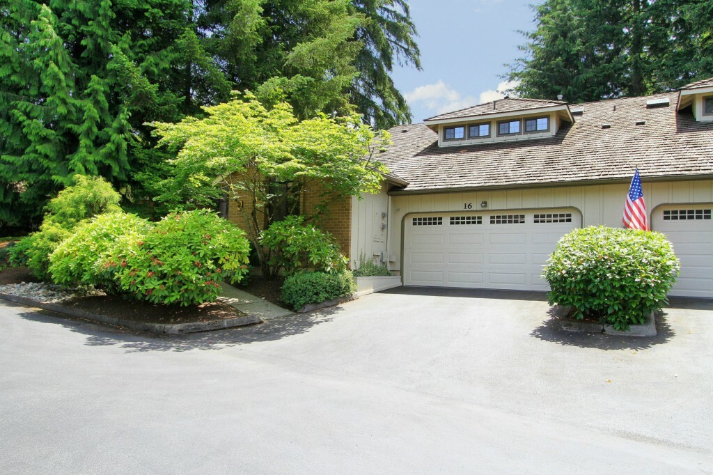 Property Photo:  14300 Trillium Blvd SE 16  WA 98012 