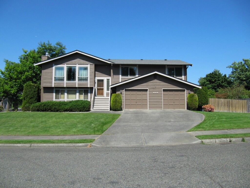 Property Photo: 3215 31st Ave SE WA 98374