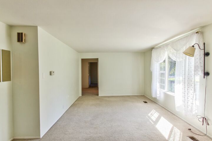 Property Photo: 21256 Plaza Dr WA 98284