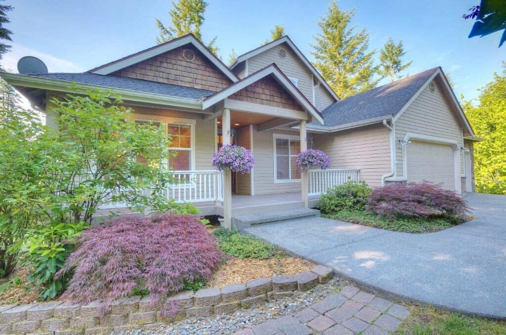 Property Photo:  25527 SE Mirrormont Blvd  WA 98027 