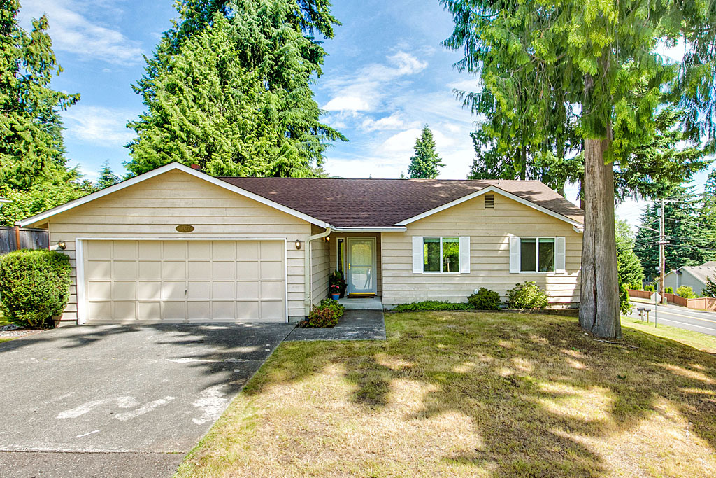 Property Photo:  5027 126th St SE  WA 98208 