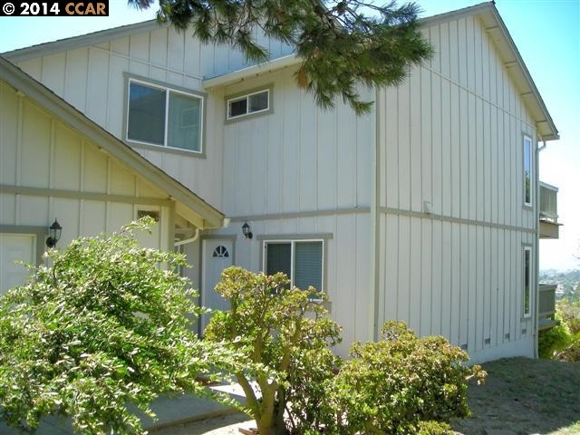 Property Photo:  37 Quail Hill Ln  CA 94803-2833 