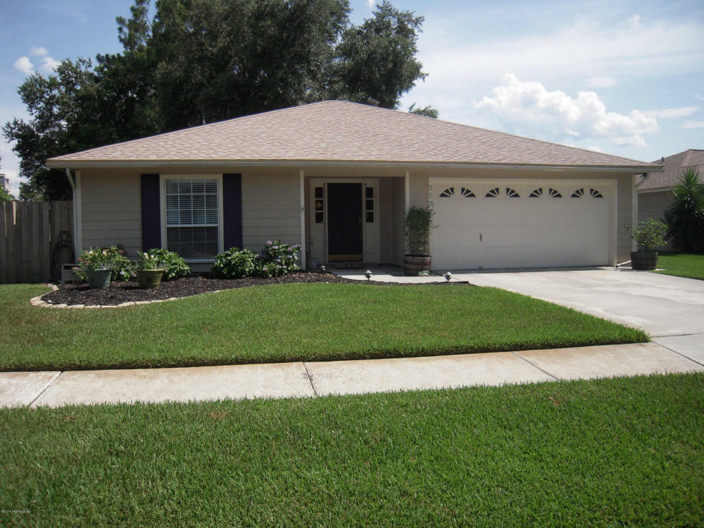 Property Photo:  3720 Barbizon Circle N  FL  