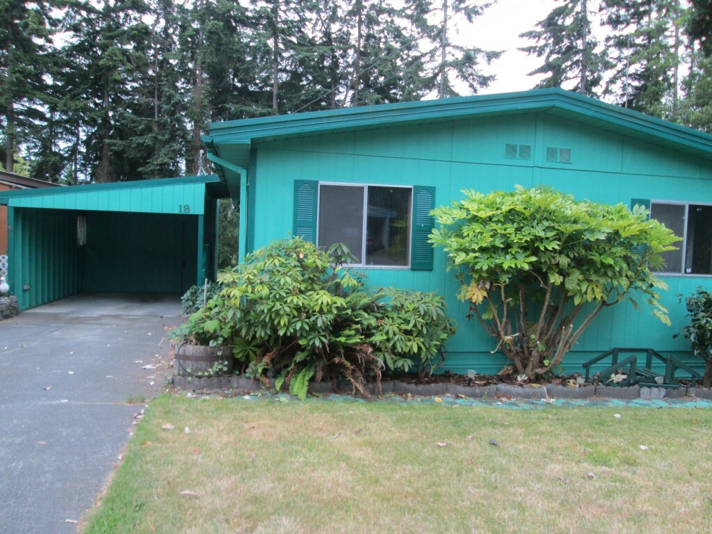 Property Photo:  1361 NE Goldie St 18  WA 98277 