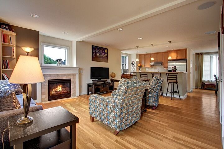 Property Photo: 4506 NE 55th St B WA 98105