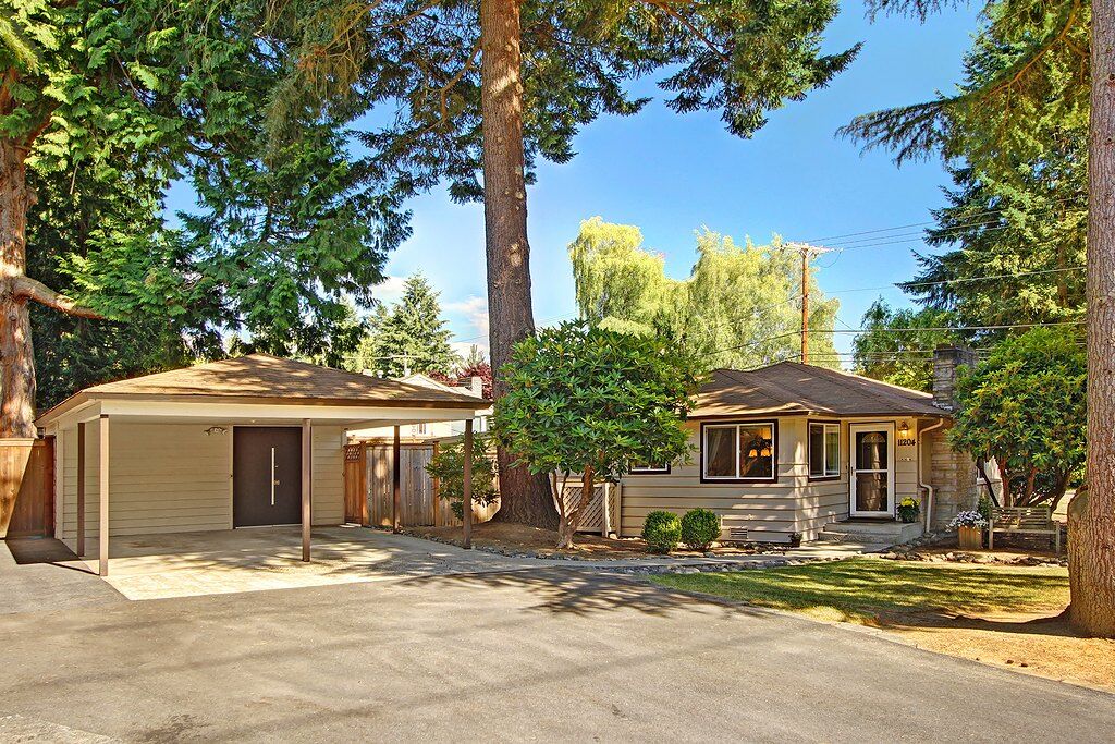 Property Photo: 11204 108th Ave NE WA 98033