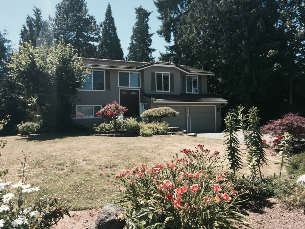 Property Photo:  18927 SE 42nd Place  WA 98027 