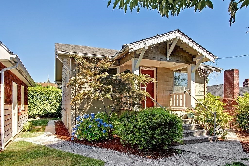 Property Photo:  7124 Seward Park Ave S  WA 98118 