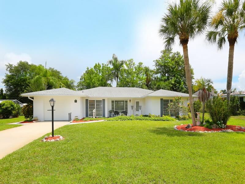 Property Photo: 404 Baycrest Drive FL 34285