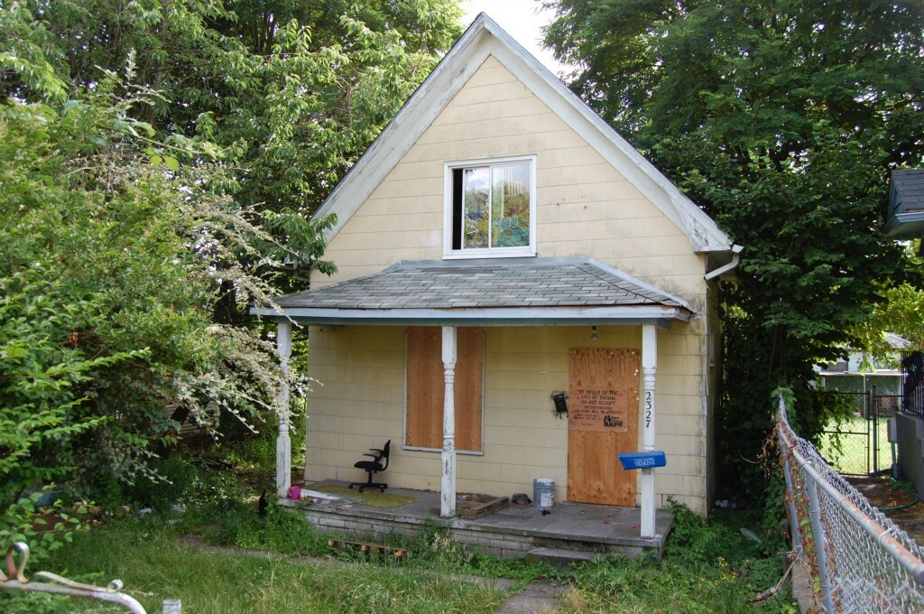 Property Photo:  2327 S Sheriden Ave  WA 98405 