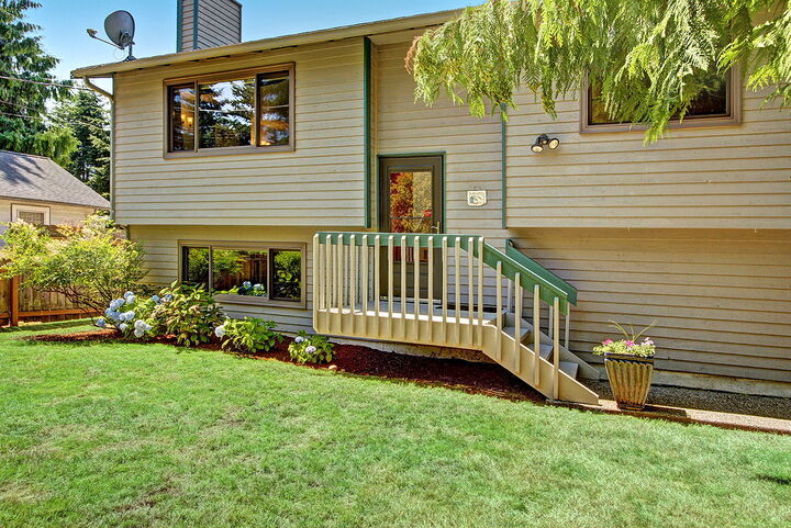 13773 30th Ave NE  Seattle WA 98125 photo