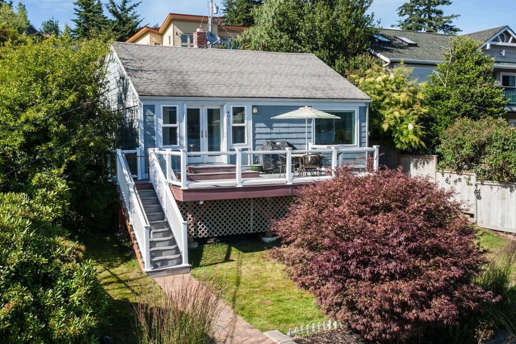 Property Photo:  4017 Silver Beach Ave  WA 98226 