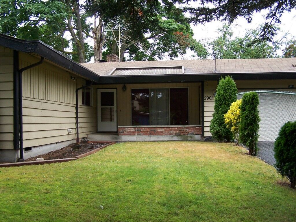 Property Photo:  2901 206th Place SW  WA 98036 