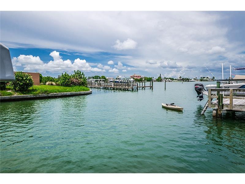Property Photo: 132 Punta Vista Dr FL 33706