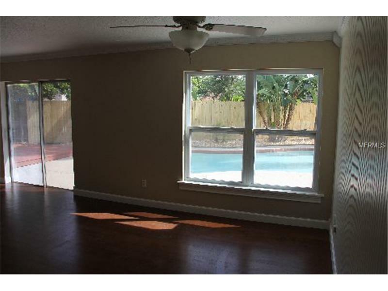 Property Photo:  426 Boxwood Circle  FL 32708 