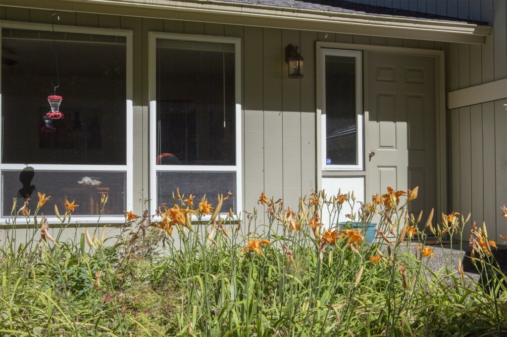 Property Photo:  109 Echo Ct  WA 98366 